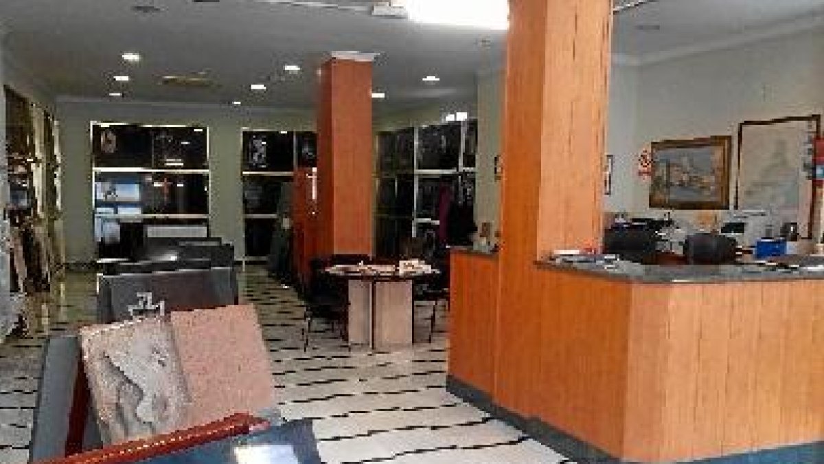 La sala de exposición, donde tienen una gran muestra de sus trabajos, se encuentra en Almería capita