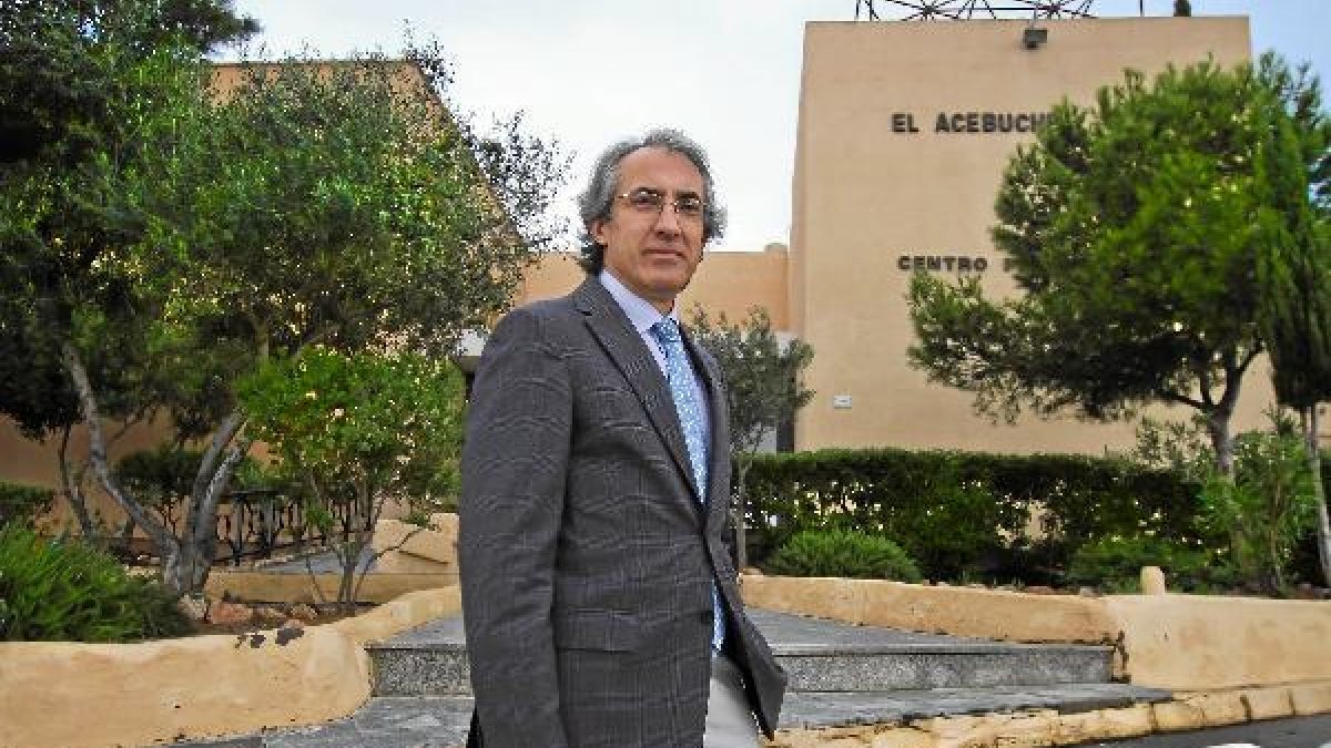 El director de la cárcel, Miguel Ángel de la Cruz.