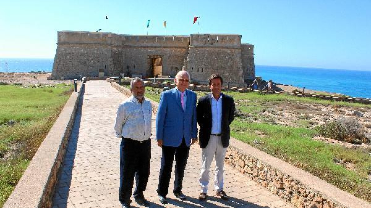 El homenajeado en el centro