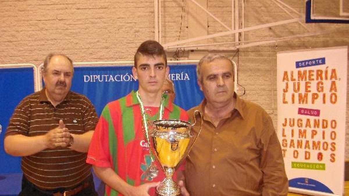 Juan Emilio se ha convertido en un referente para la cantera gadorense.
