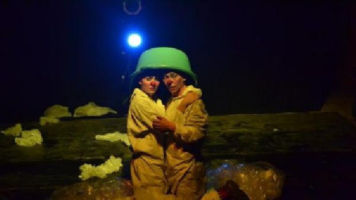 Teatro familiar en EMMA, Hasta las últimas consecuencias