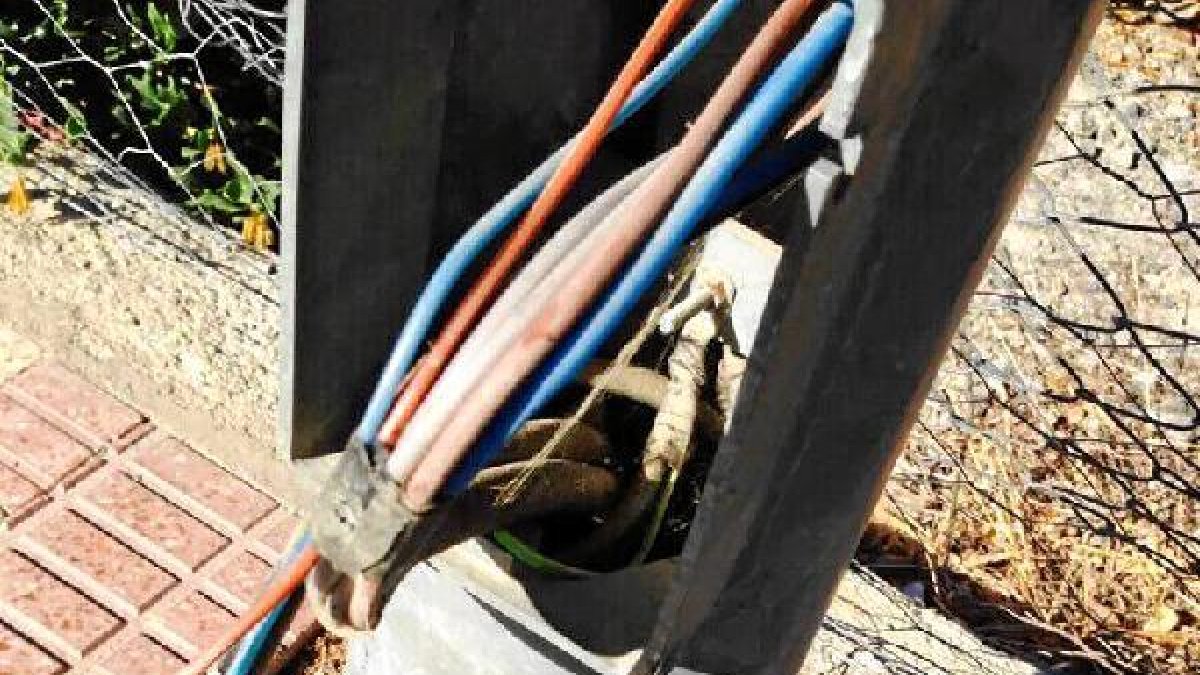 Una de las farolas abiertas.