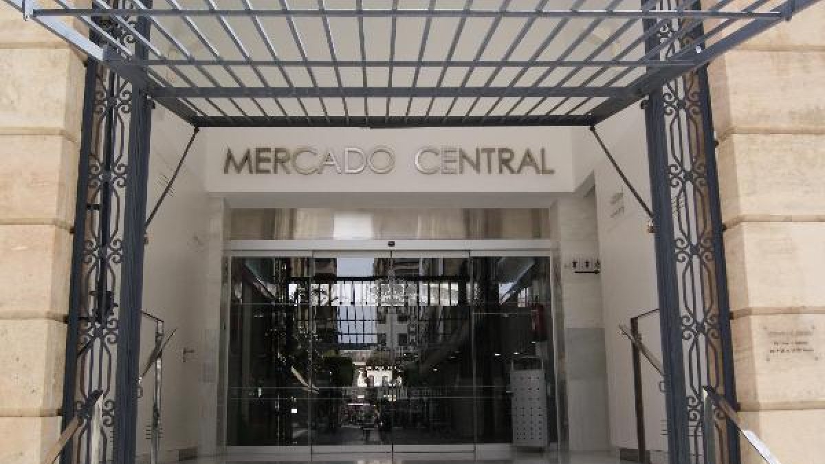 Puerta de acceso al Mercado Central.