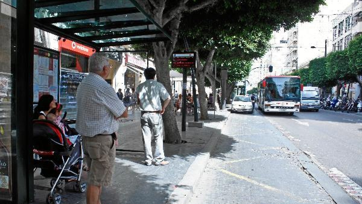Usuarios de transporte público.