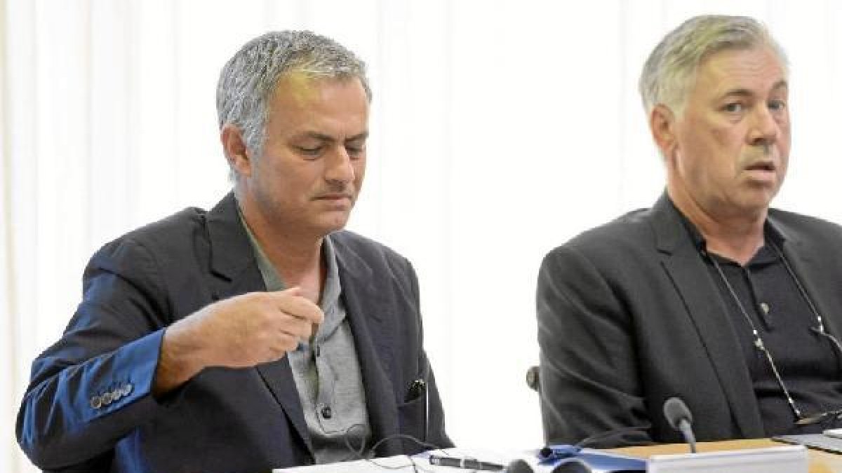 Juntos Mourinho y Ancelotti.