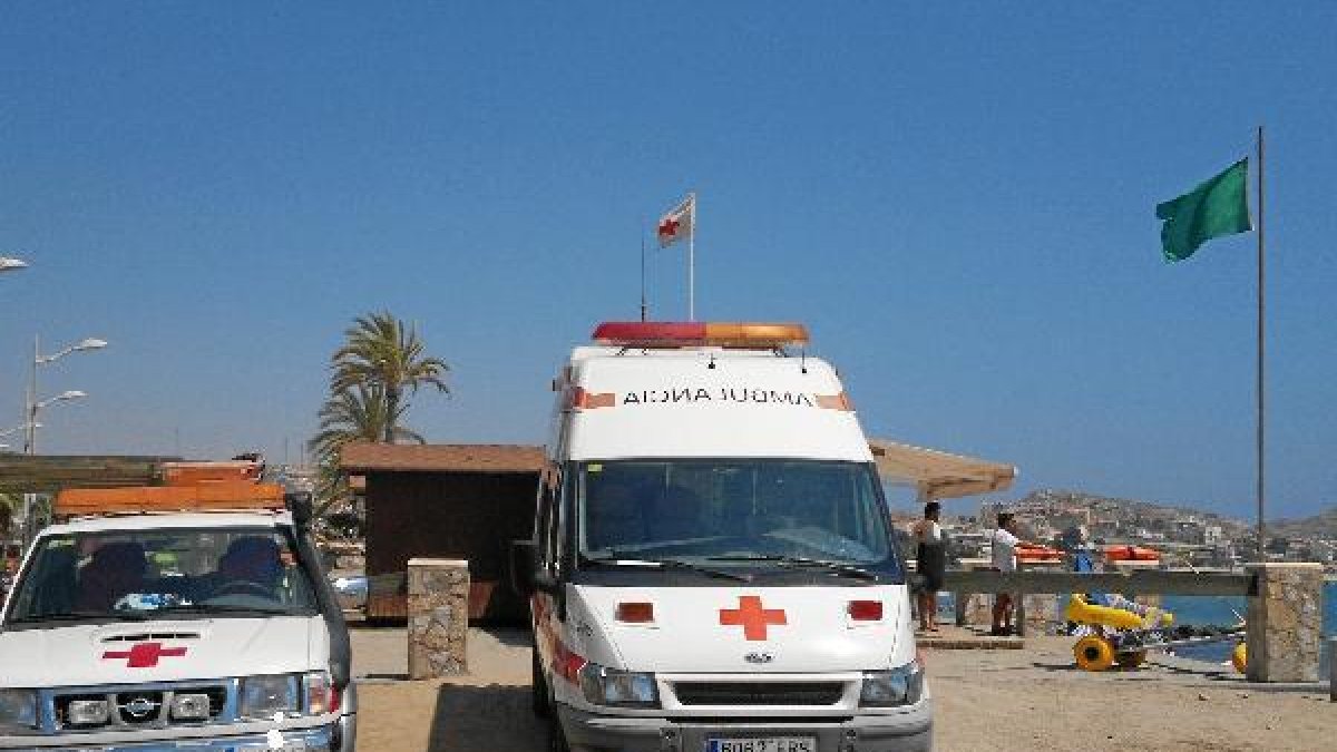 Cruz Roja de Águilas es la encargada de la asistencia en las playas de Pulpí.