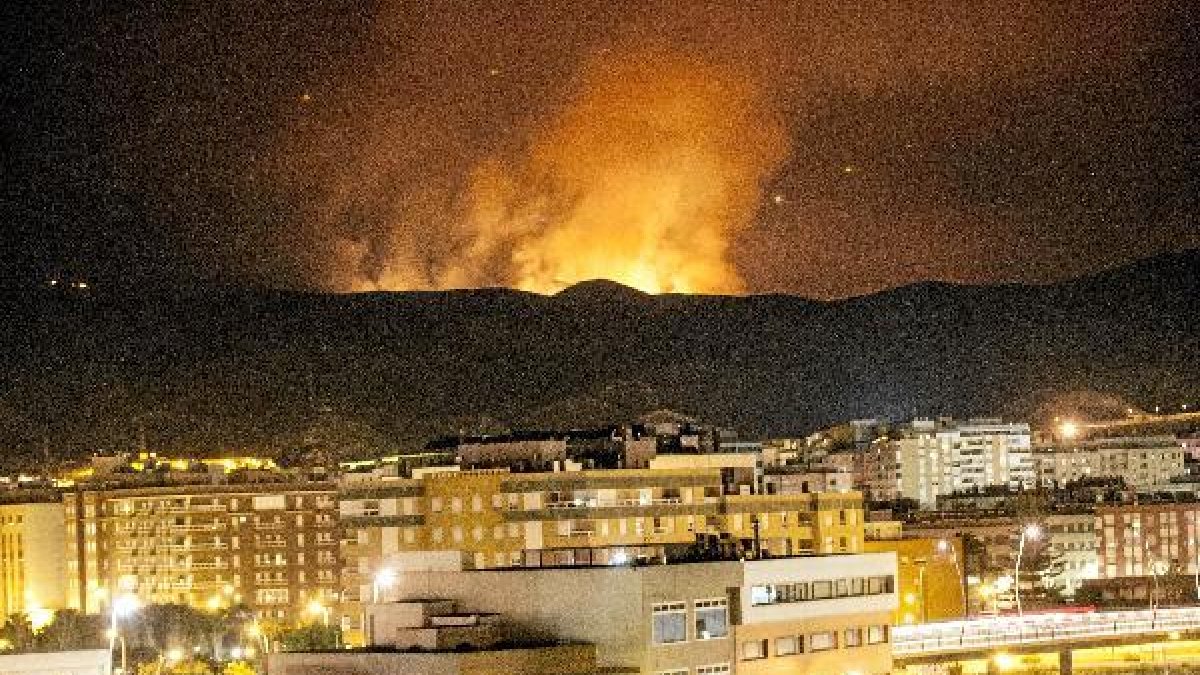 El incendio en marzo llegó hasta los montes encima de la capital