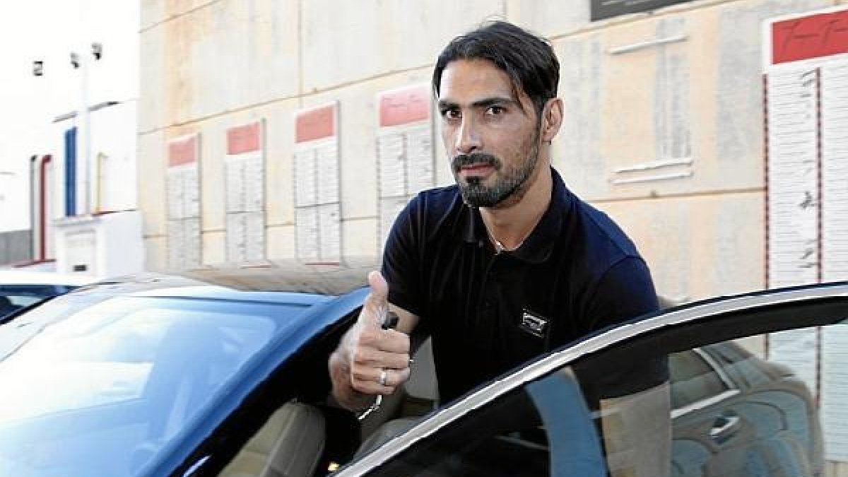 El israelí quiere todo el control del club.