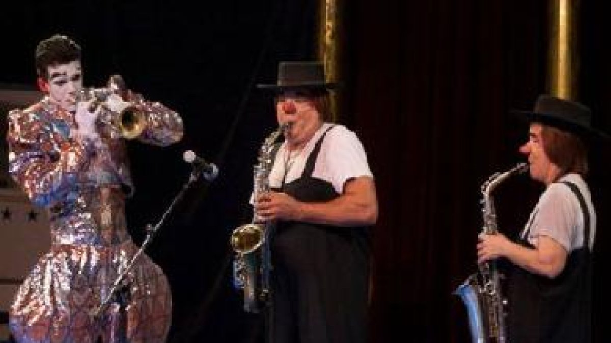 El maravilloso mundo del Circo Quirós en la Feria de Almería