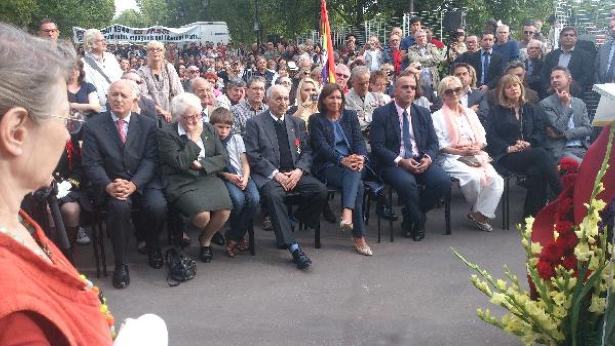 Rafael Gómez junto a la alcaldesa de París en el homenaje a La Nueve, que liberó la ciudad en 1944,