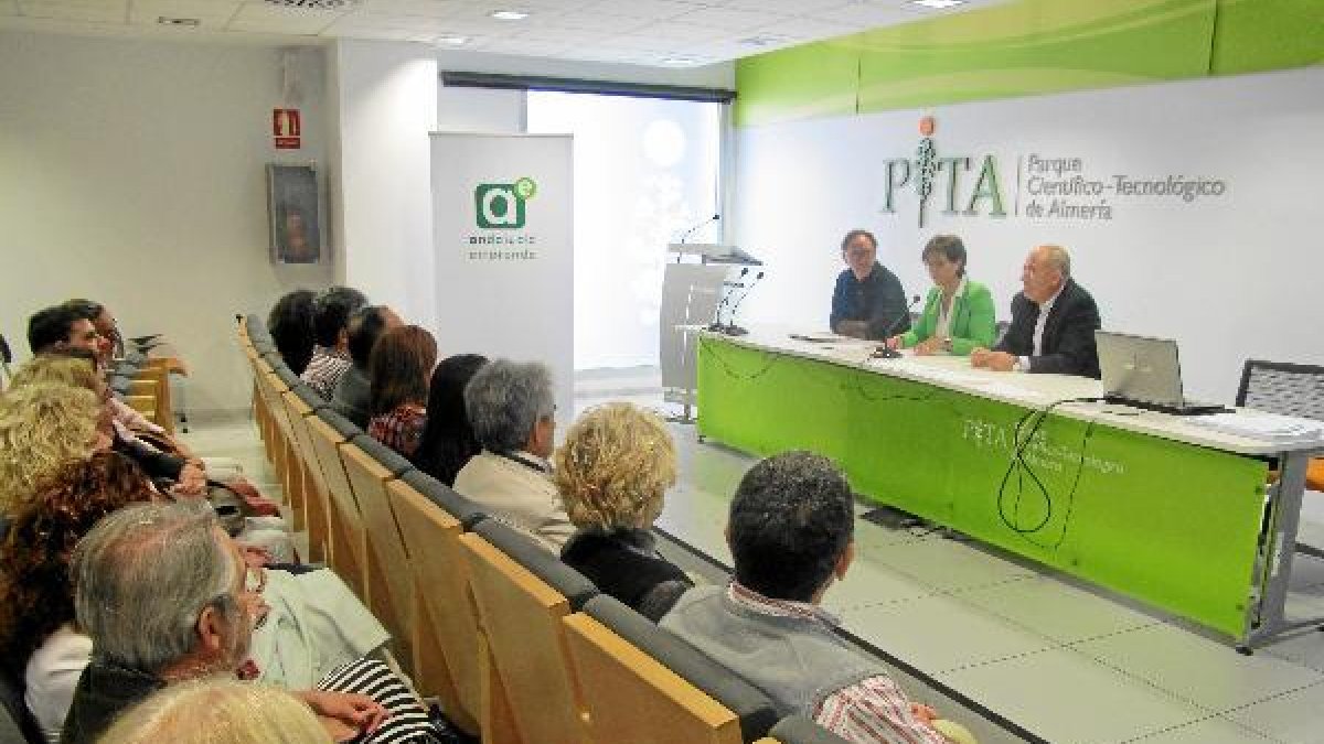 Imagen de archivo de la clausura del programa Experimenta en el CADE de la UAL.