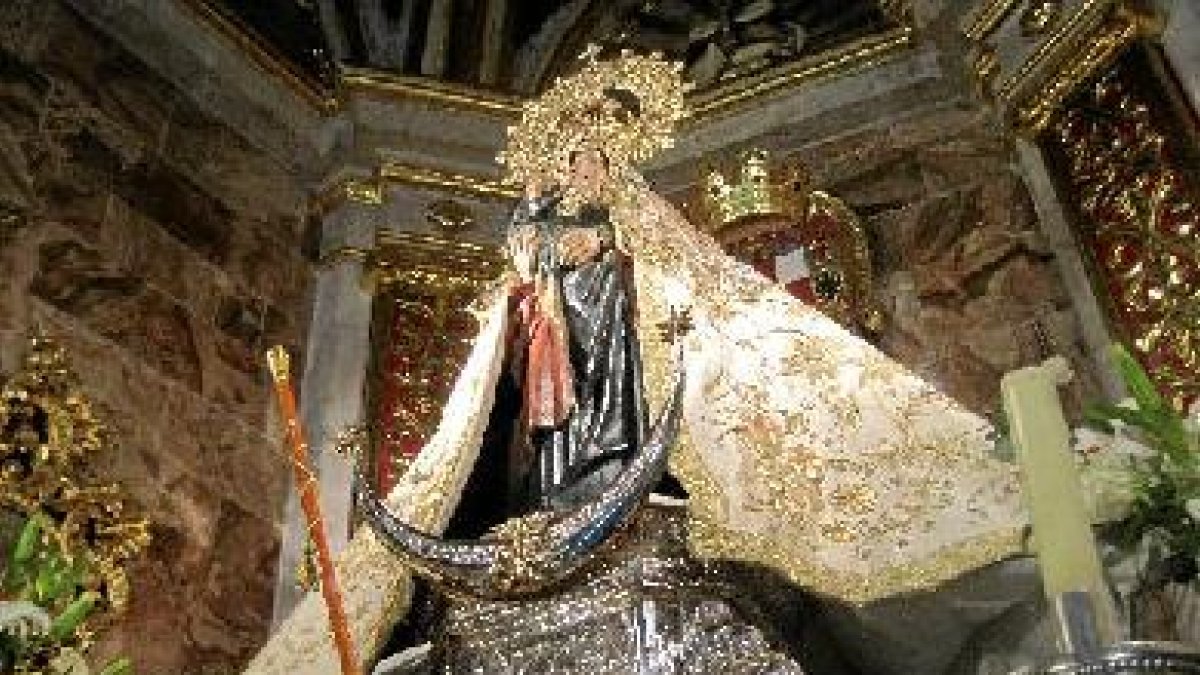 La Patrona recibe hoy a los jugadores del Almería.