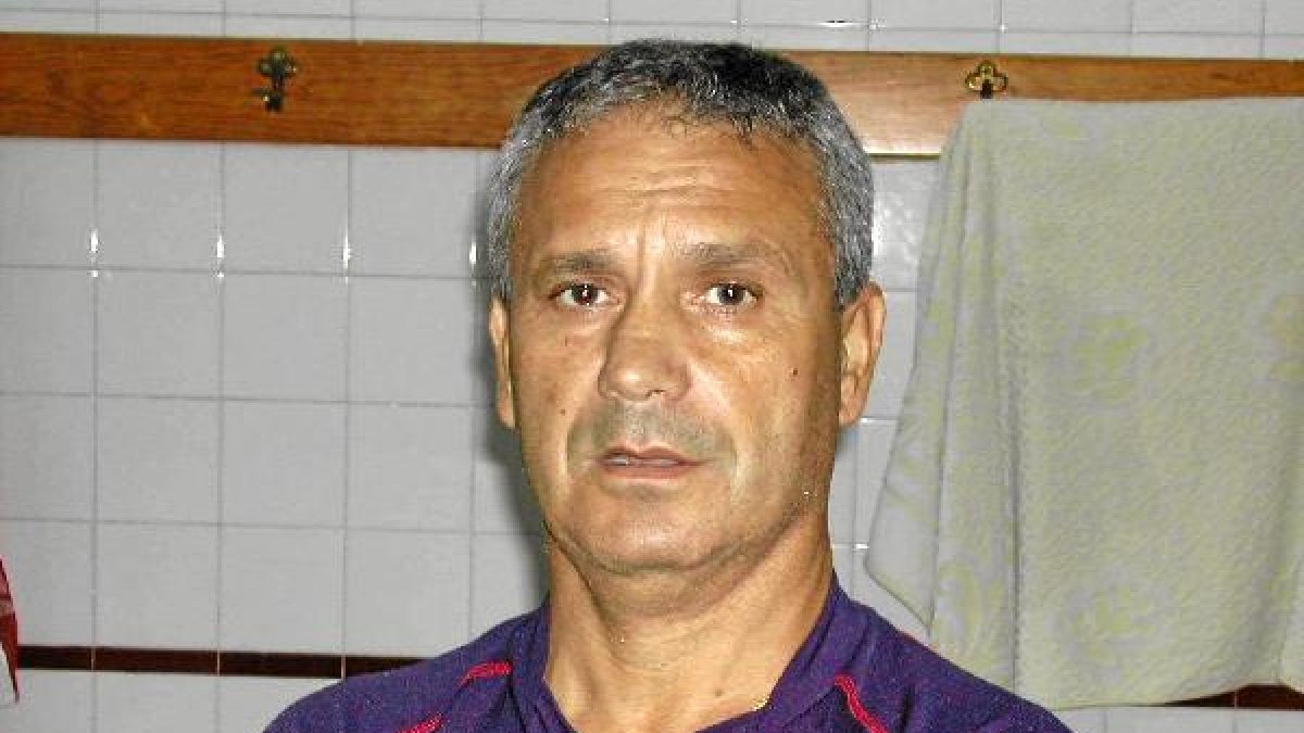 Pepe Navarro ya prepara sus libros de fútbol para la cantera.