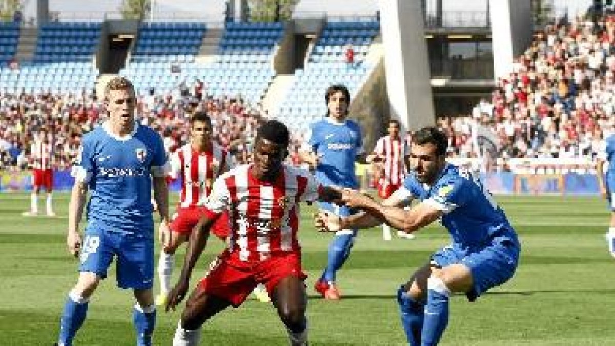 Azeez vio la 5ª amarilla ante el Athletic.