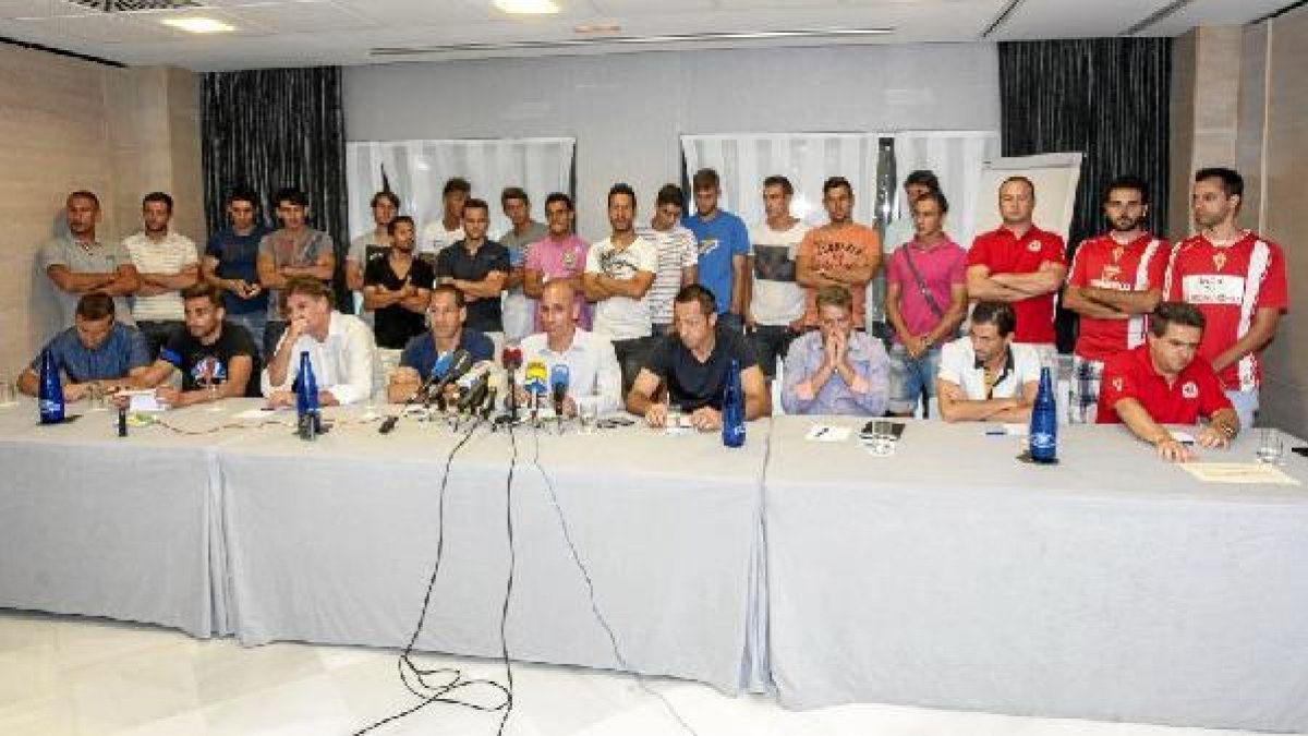 La plantilla del Real Murcia está más unida que nunca.