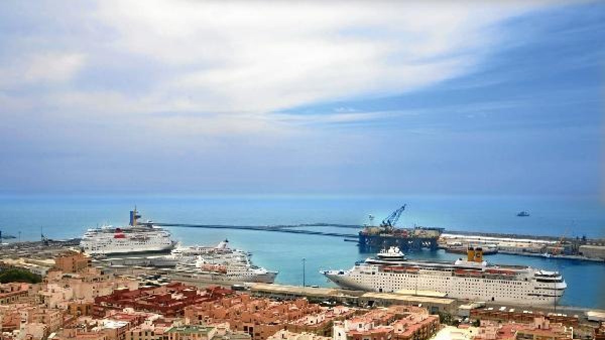 Imagen del puerto de Almeria