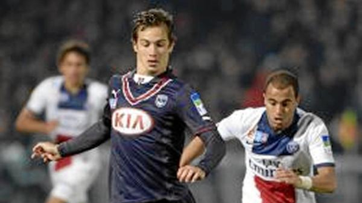 El nuevo refuerzo del Valencia con la camiseta del Girondins.