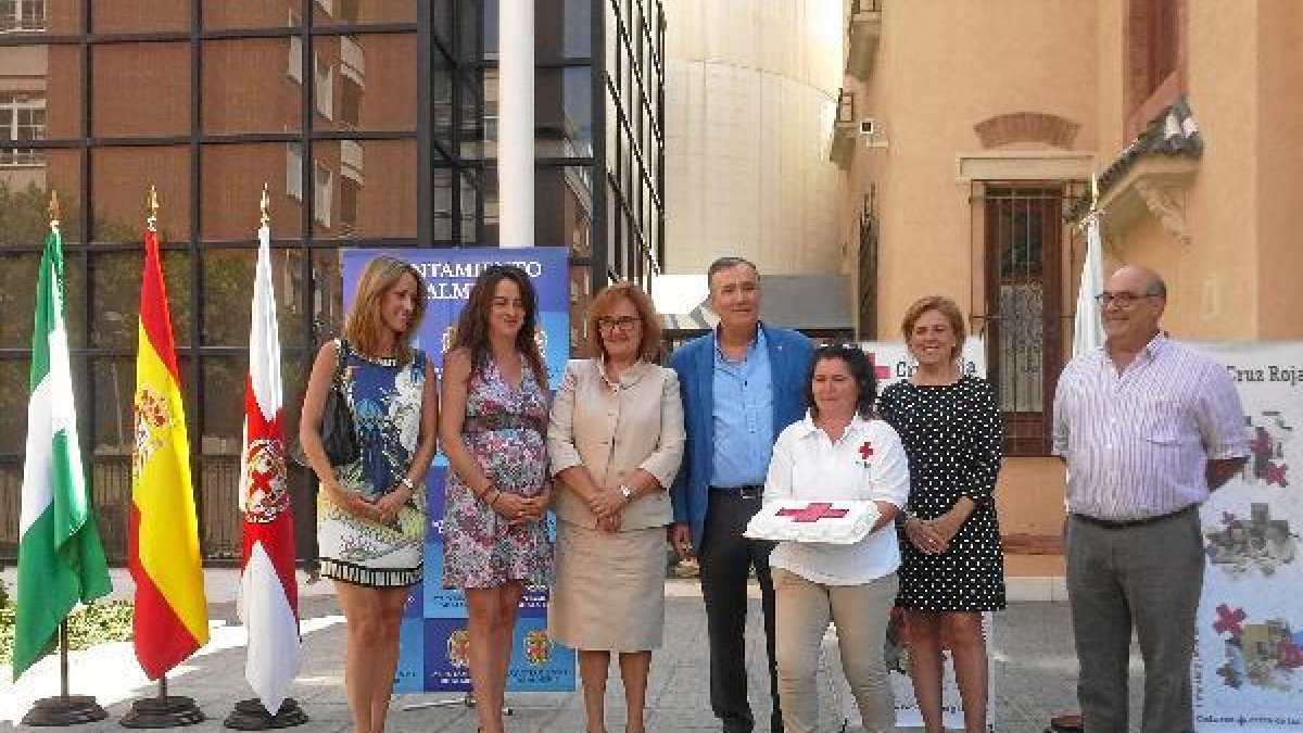 Imagen del simbólico acto celebrado en Alcaldía, ayer.