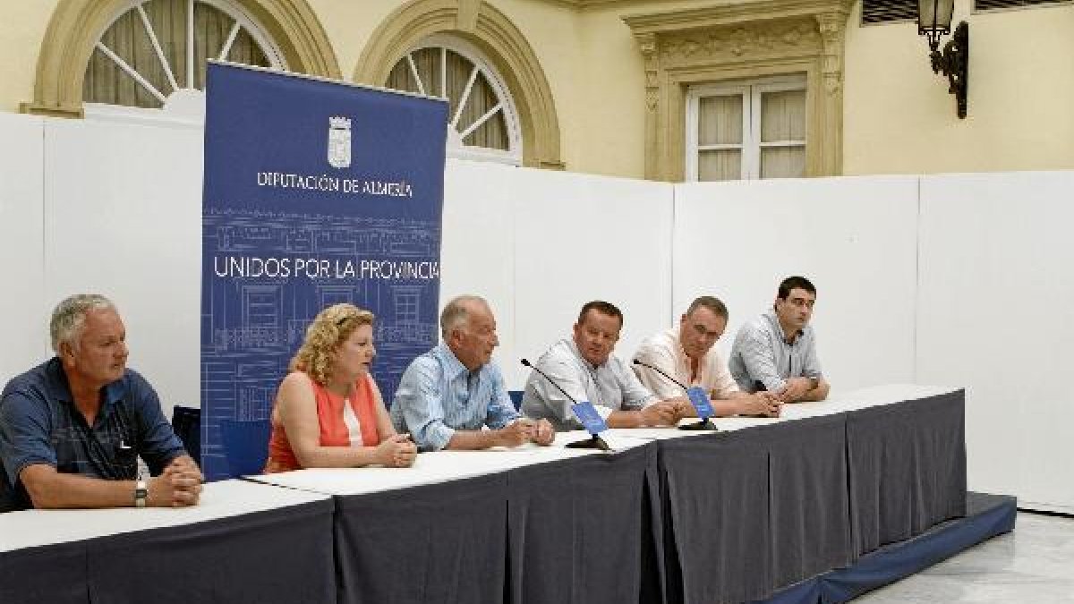 El teniente alcalde de Olula del Río y alcaldes de Laroya, Alcóntar, Tíjola y Zurgena, junto a Gabri
