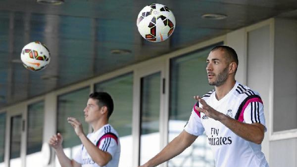 Benzema ha renovado con el Real Madrid.
