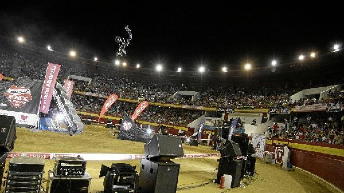 Espectacular imagen de E. T. en Roquetas de Mar en 2013.