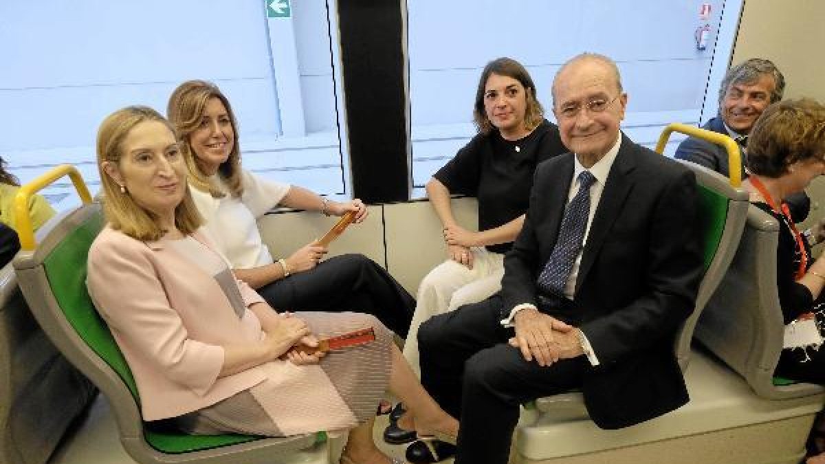 Ana Pastor y Susana Díaz en Málaga.