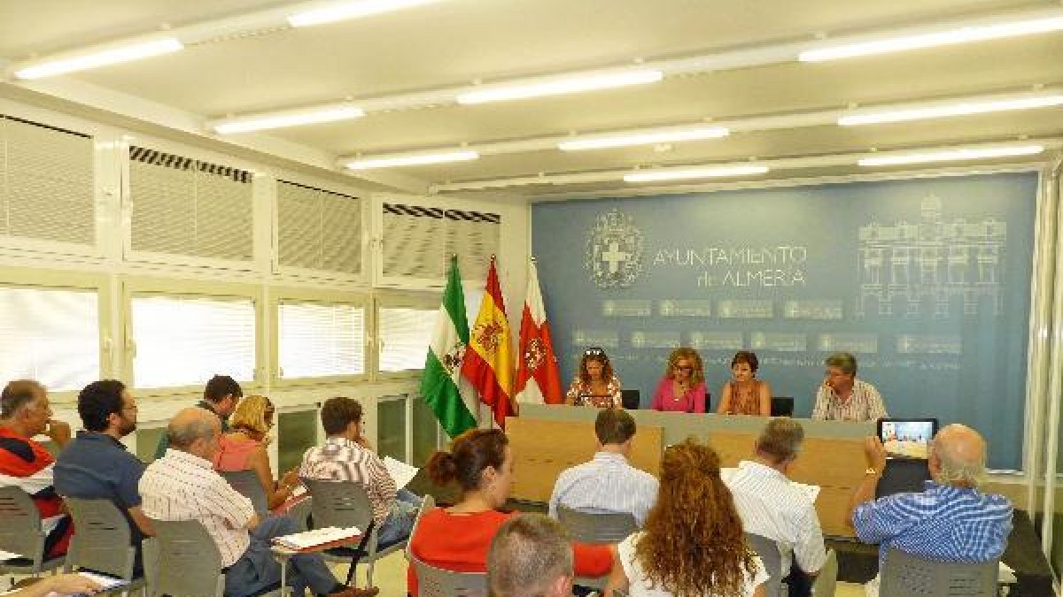 Reunión ayer de la Junta del Distrito 1 Poniente en la que se aprobó esta actuación