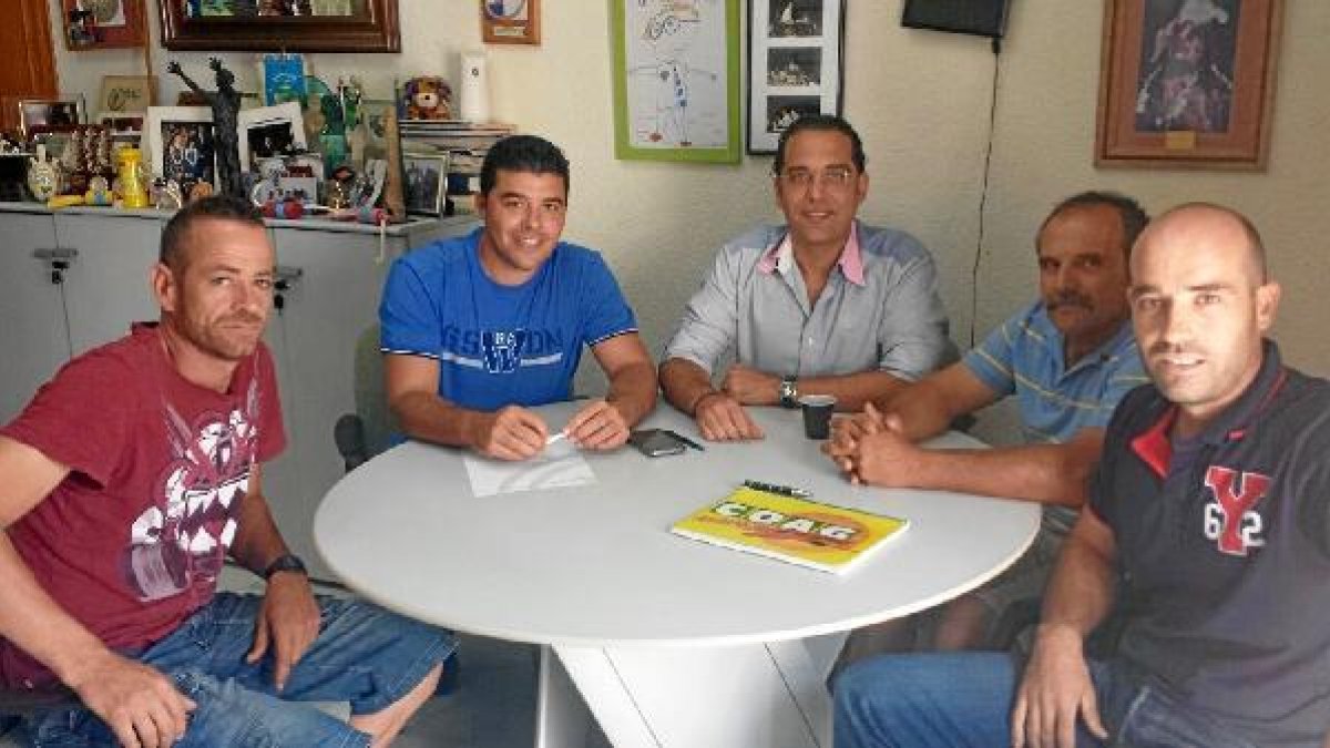 Reunión de COAG con el alcalde de Dalías