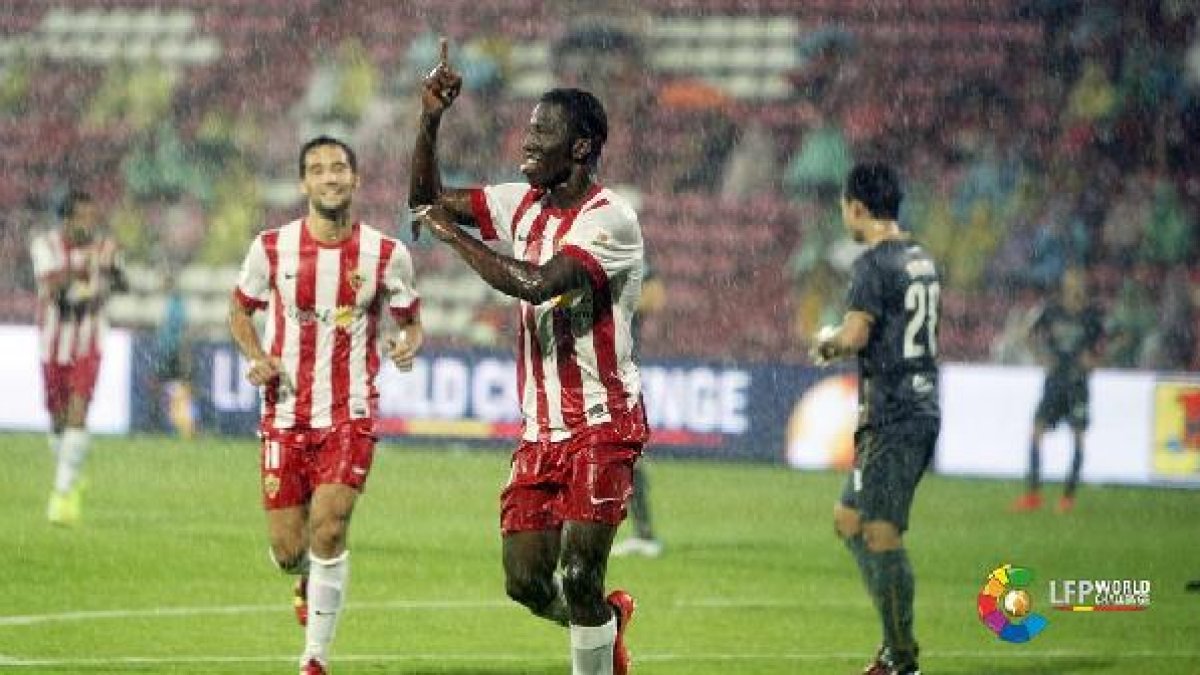 Jonathan Zongo celebrando el 0-1.