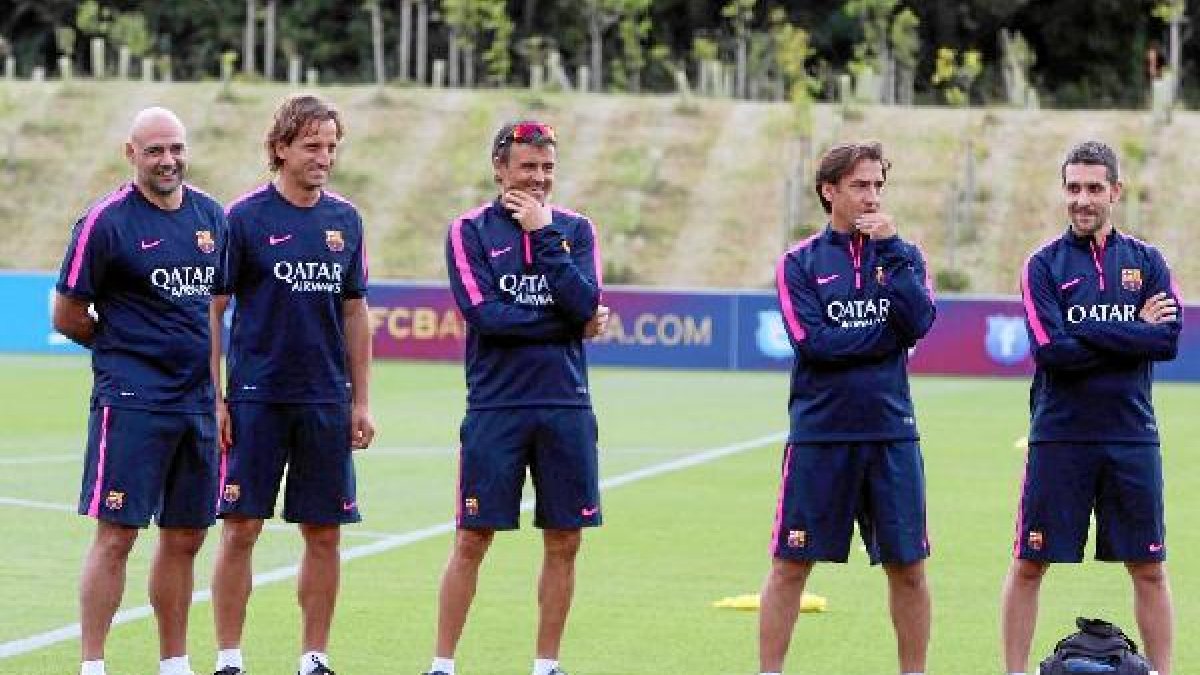 A Luis Enrique no le faltan ayudantes.