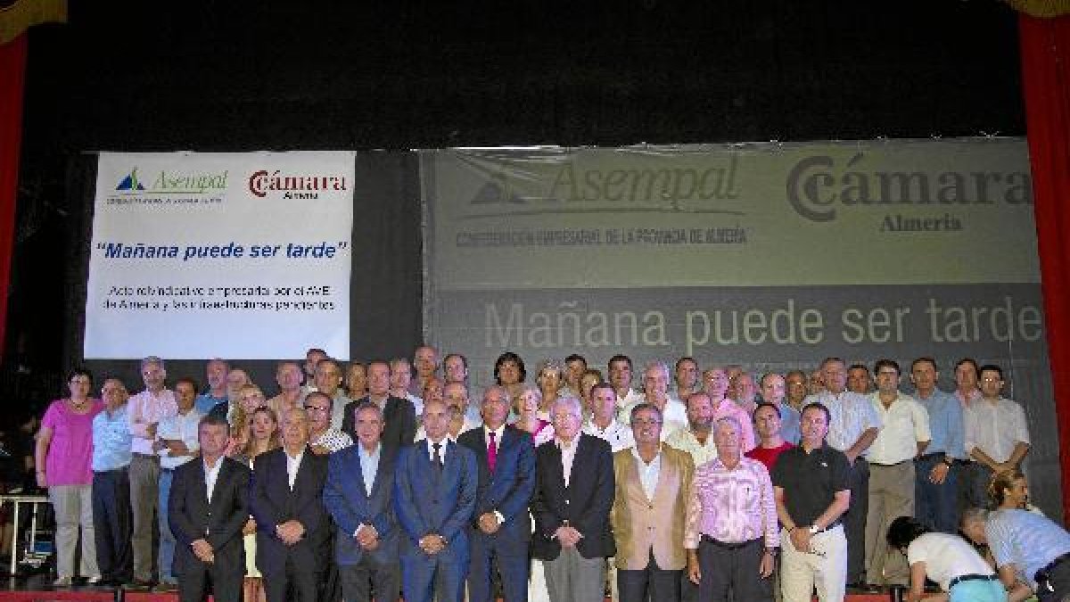 Los empresarios firmaron un manifiesto en el Cervantese