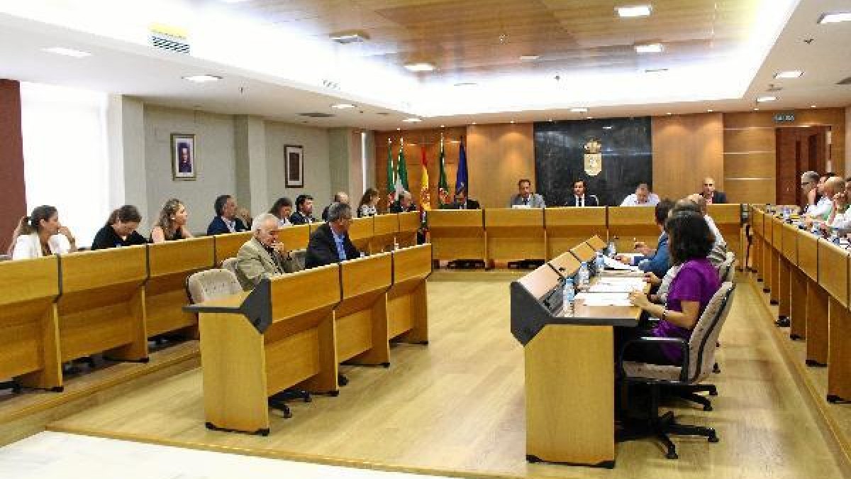 Góngora anunció en el Pleno de ayer el sobreseimiento de ese cargo por parte del juez.