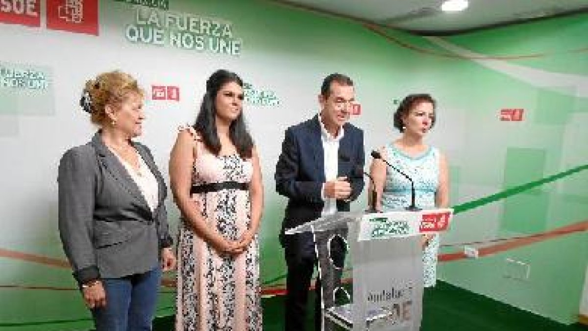 Noemí Cruz esta mañana junto a Juan Carlos Pérez Navas, Adela Segura y Gracia Fernándeztyl