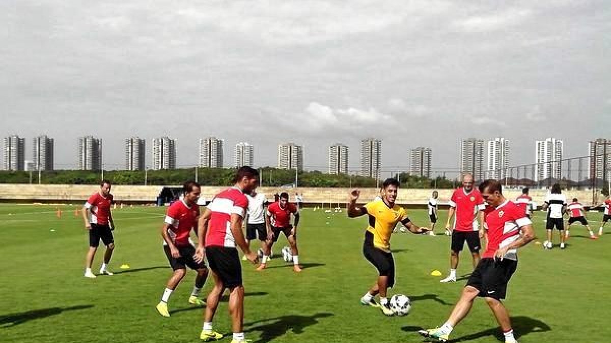 Los rojiblancos han trabajado bajo el sol.