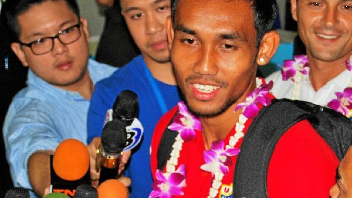 Teerasil es una estrella mediática en Tailandia.