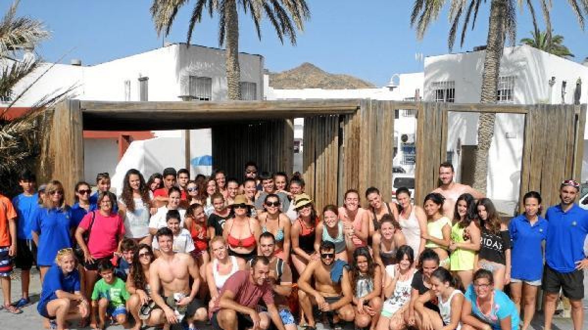 Los participantes posan felices.