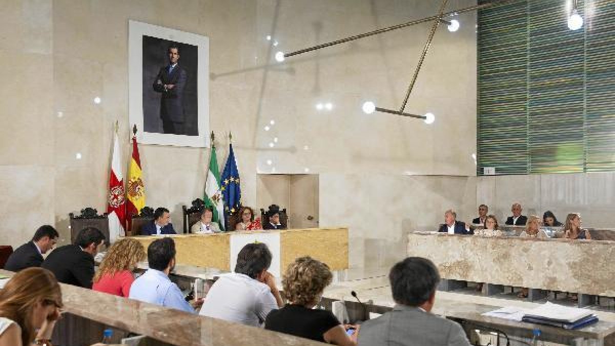 Plano del Ayuntamiento de Almería celebrado ayere;