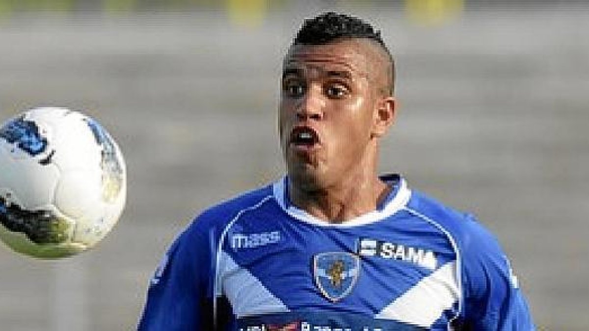 El nuevo fichaje del Elche.o,469px);}