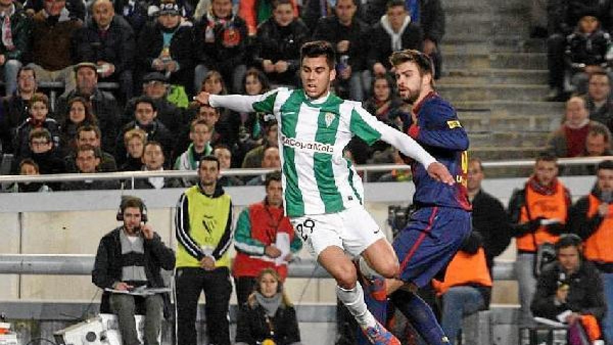 Fede Vico frente al Barça en 2013 en un partido de la Copa del Rey.tyle>.apqj{position:abs
