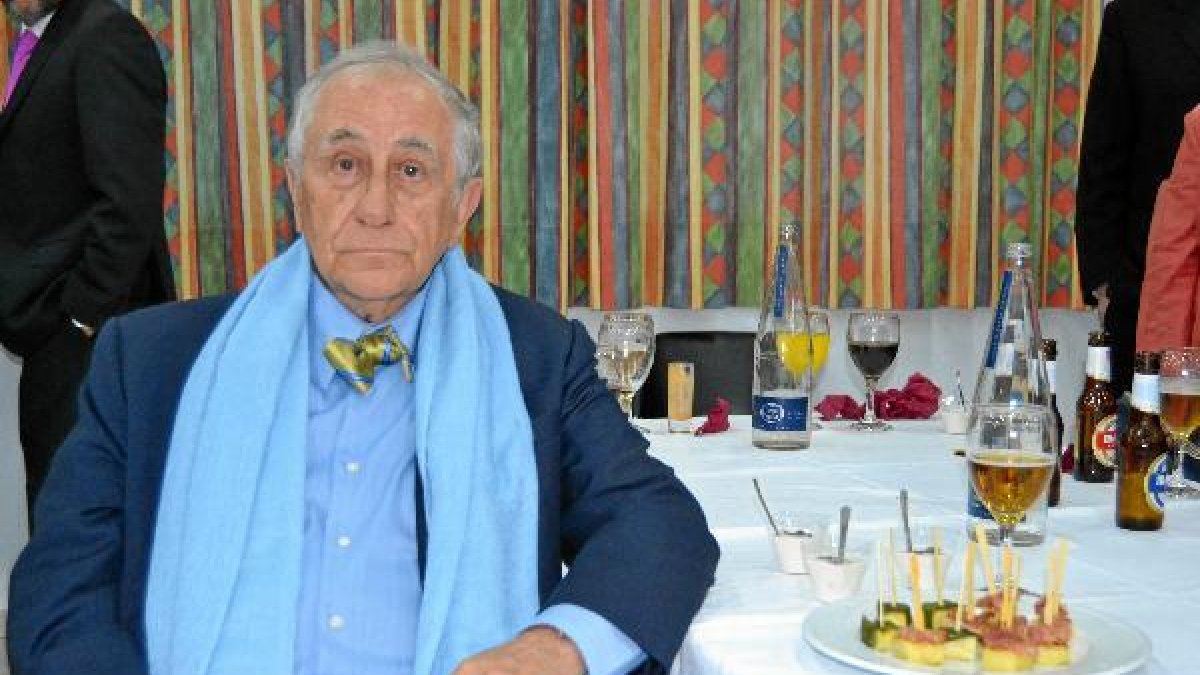 Inocencio Arias será la estrella en el aniversario de la peña.e