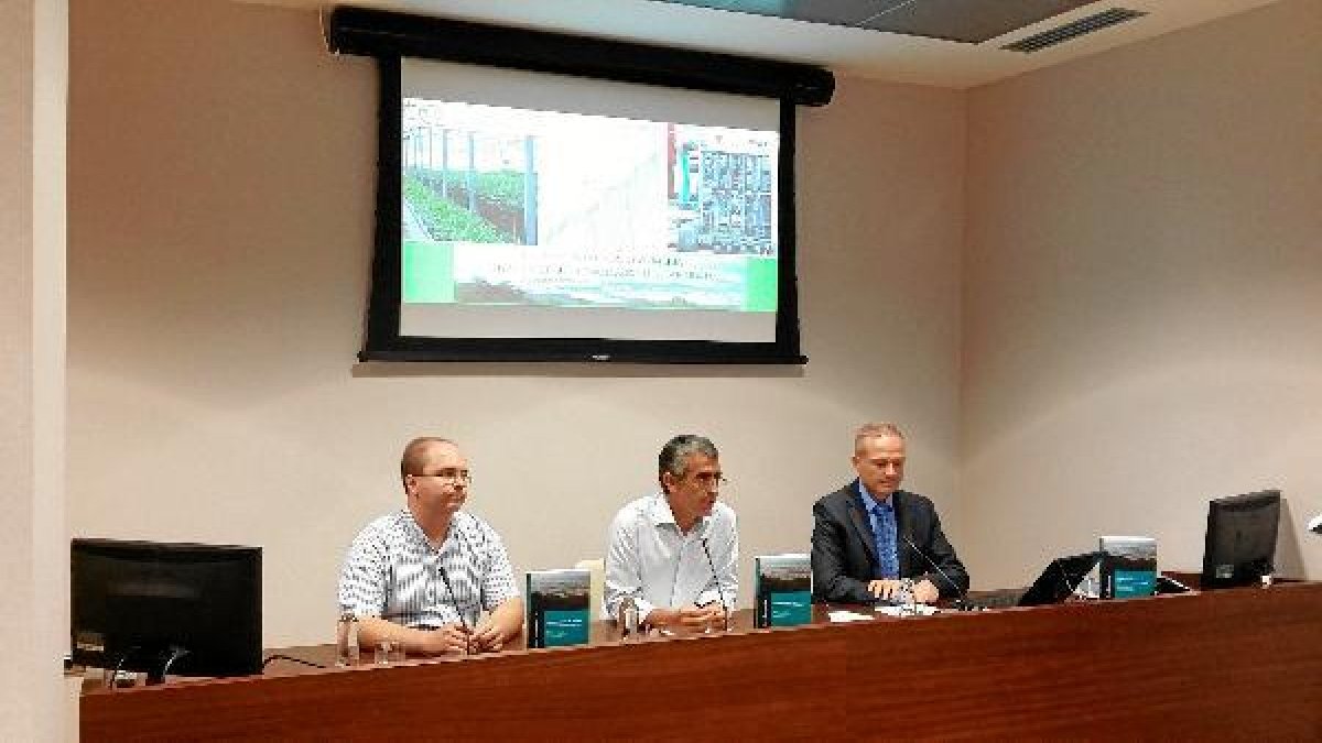 Presentación de la publicación sobre invernaderos de Cajamare;c