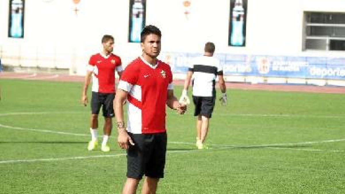Mauro dos Santos en el entrenamiento de este viernes.e;clip:rec