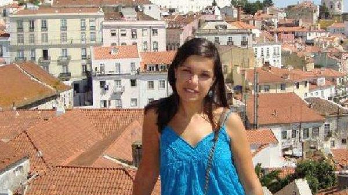 la periodista de La Voz de Almería, Mari Ángeles Arellanoe;clip
