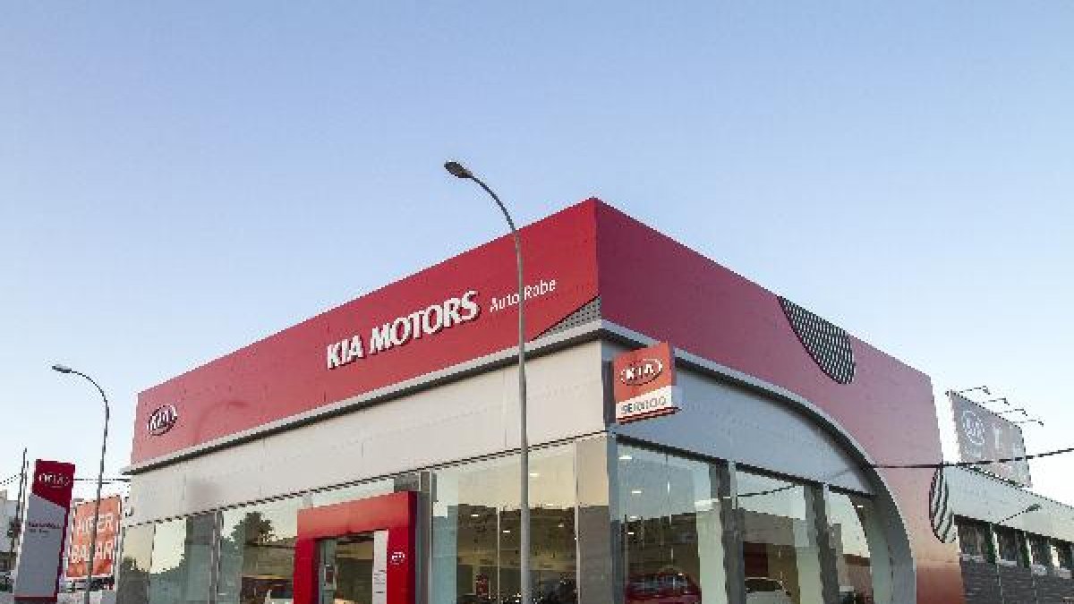 Nuevas instalaciones de Kia en Huércal de Almería.e;clip:rect(4