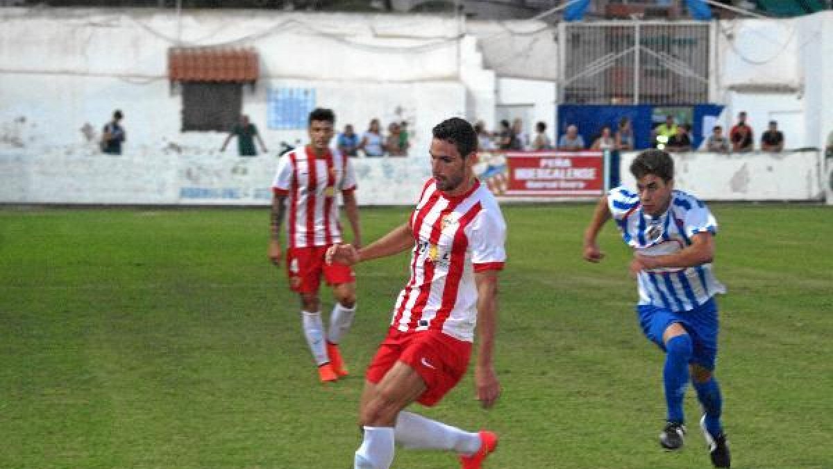 El delantero almeriense ya sabe marcar con el primer equipo.e;c