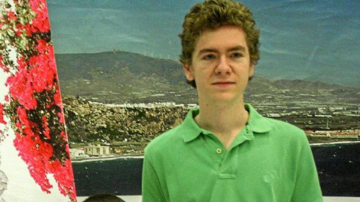 Ciro levantando su Copa.o,469px);}