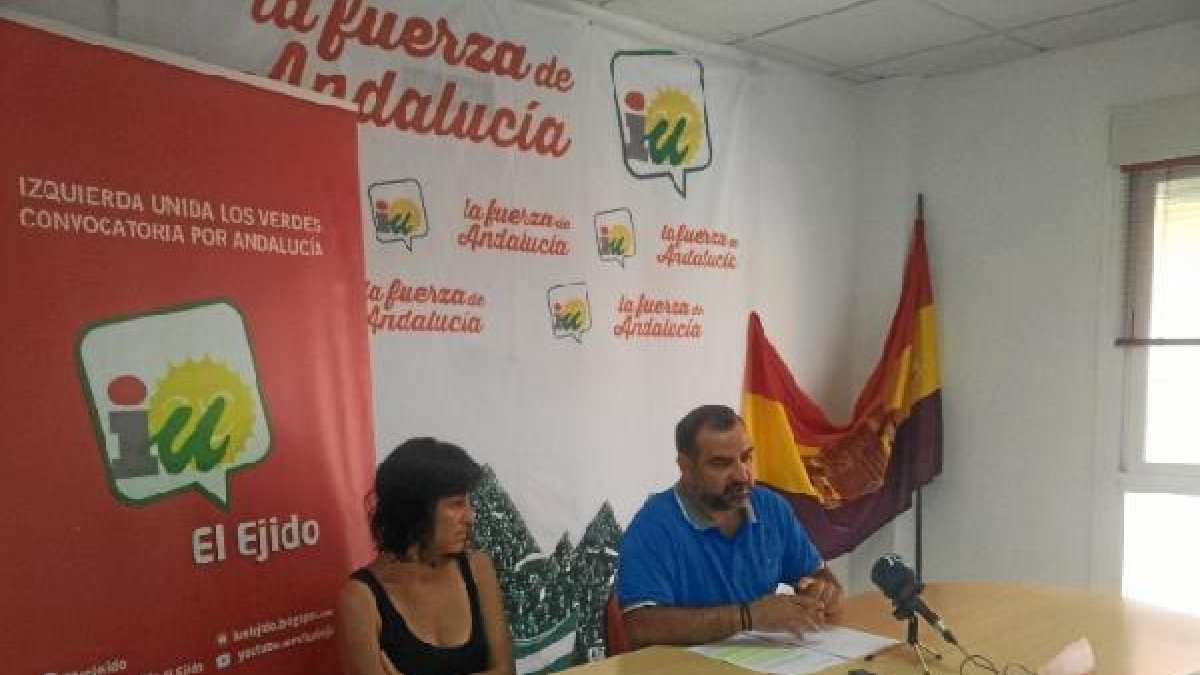 Zaida Ruiz y Serafín Pedrosa, de Izquierda Unida. e;clip:rect(4