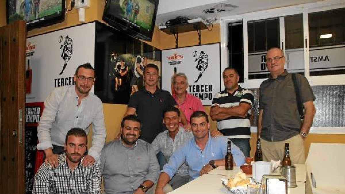 Buen ambiente entre grandes deportistas.x,auto,
