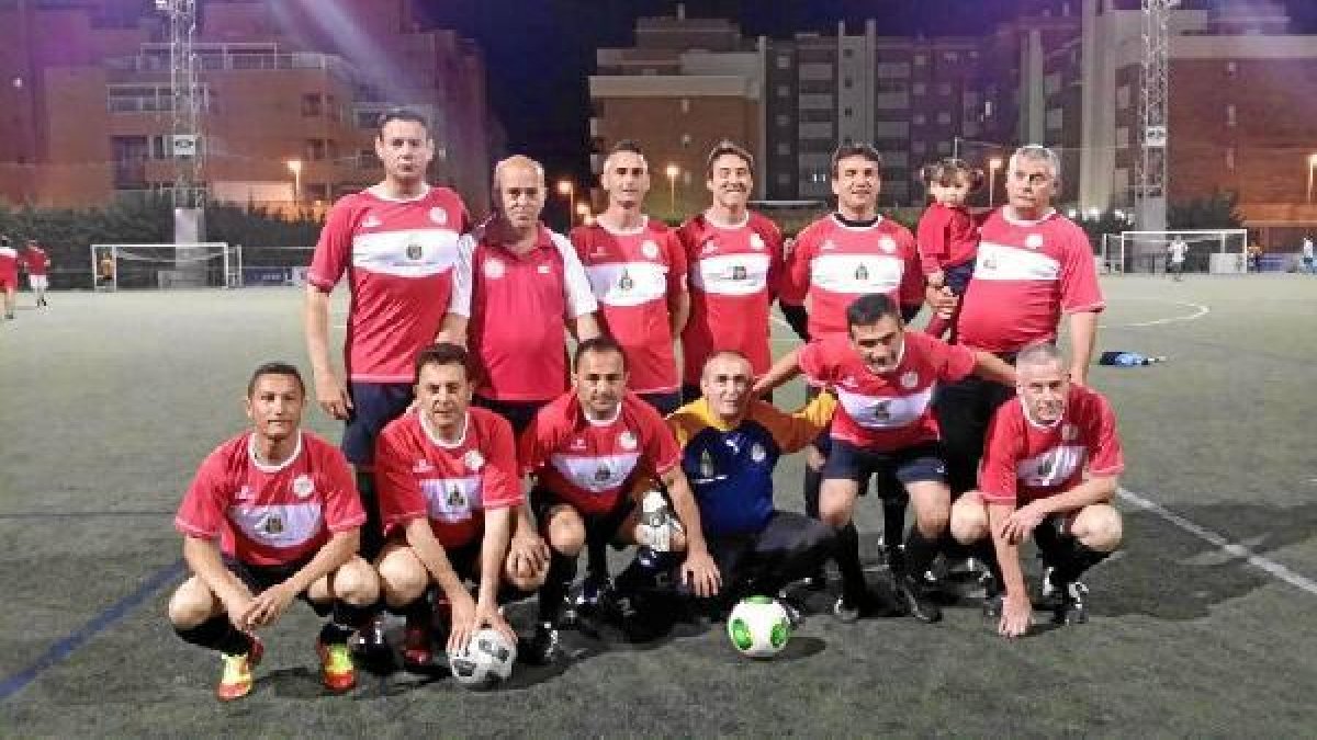 Los rojillos del Regiones ganaron la Copa Coalsa.e;clip:rect(46