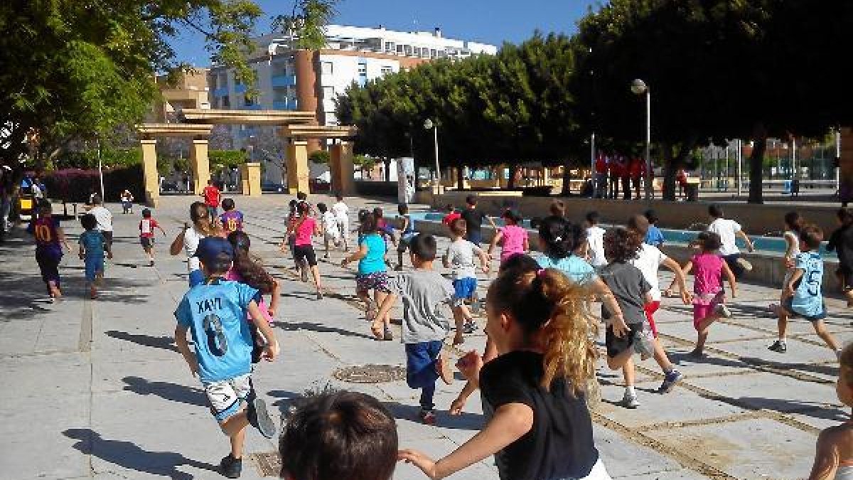 Niños participan en la iniciativa ‘Un millón de pasos’e;clip:re